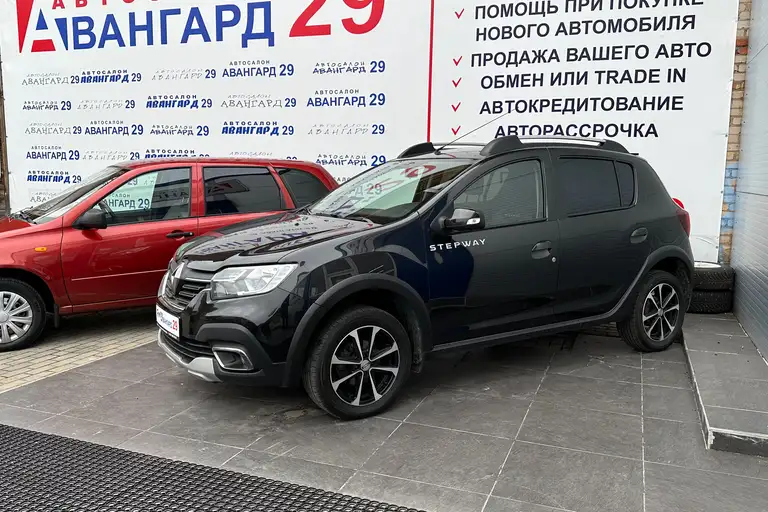 Renault Sandero Stepway на входе в автосалон