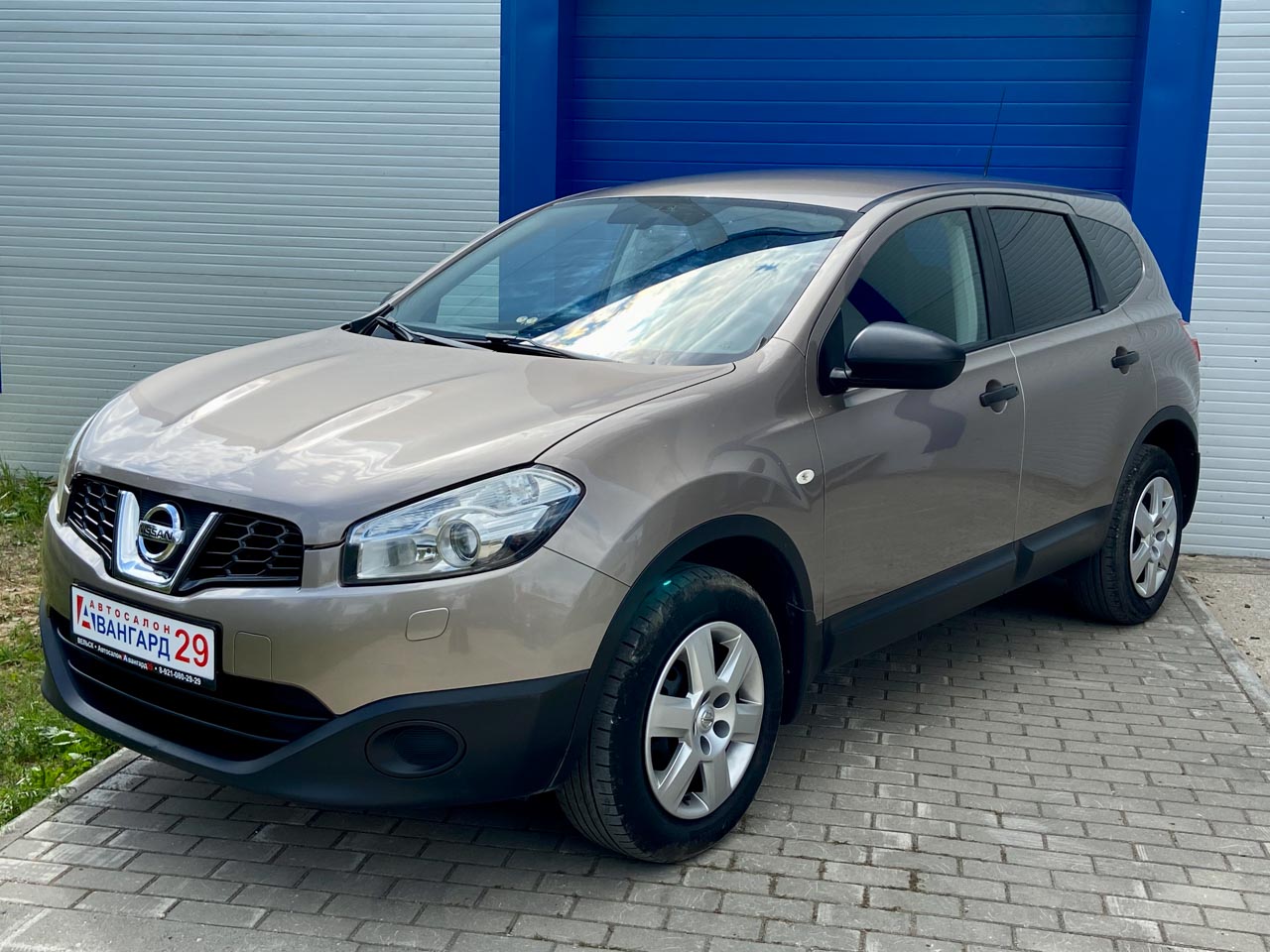 7 Nissan Qashqai 2012