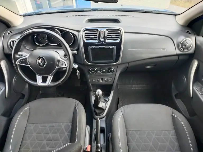 Renault Logan Stepway 2019 года выпуска с пробегом 57000 км. 1 владелец по ПТС. Не битый.