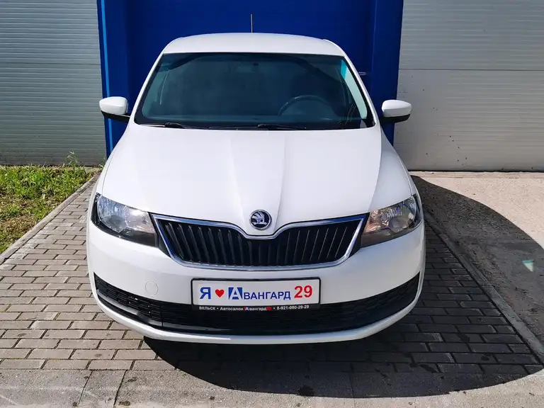 Skoda Rapid от одного владельца. Пробег 85050 км. Механика. Лифтбек.