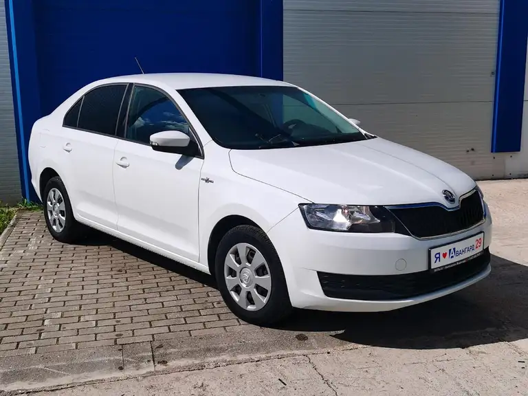 Skoda Rapid от одного владельца. Пробег 85050 км. Механика. Лифтбек.