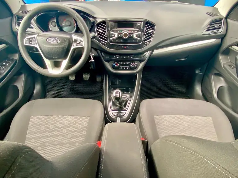 Lada Vesta 2019 года от одного владельца в комплектации Comfort. Пробег 68230 км.