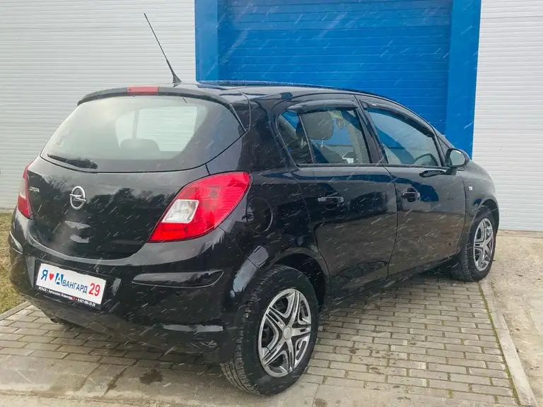 Opel Corsa 2011 года от 2 владельцев. Пробег 191370 км. Механическая коробка передач