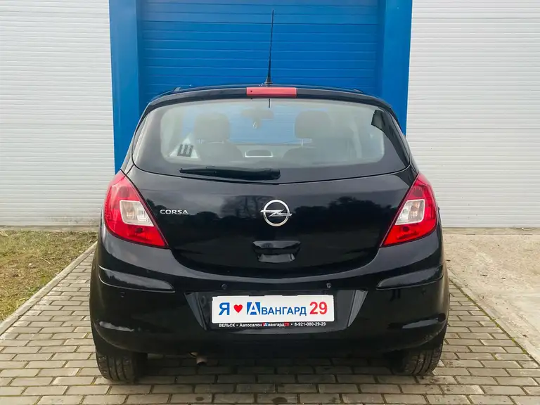 Opel Corsa 2011 года от 2 владельцев. Пробег 191370 км. Механическая коробка передач