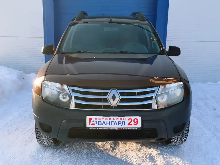 Теплый и надежный, вездеход - и на асфальте, и за городом - Renault Duster в продаже в автосалоне Авангард 29 г. Вельск. Пробег 137415 км, 1 владелец по ПТС