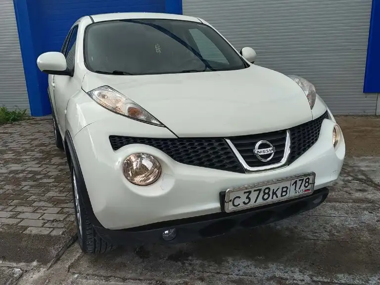 Nissan Juke 2014 года выпуска с пробегом 58992 км. 3 владельца по ПТС. Не битый.