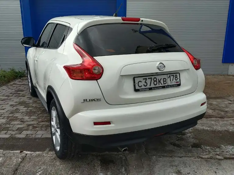 Nissan Juke 2014 года выпуска с пробегом 58992 км. 3 владельца по ПТС. Не битый.