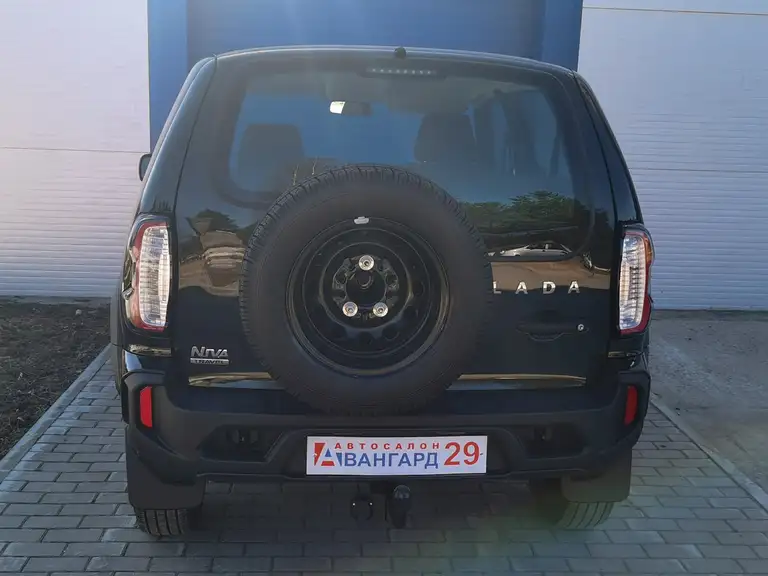 Lada Niva Travel 2024 года в комплектации Classic в автосалоне Авангард 29 г. Вельск