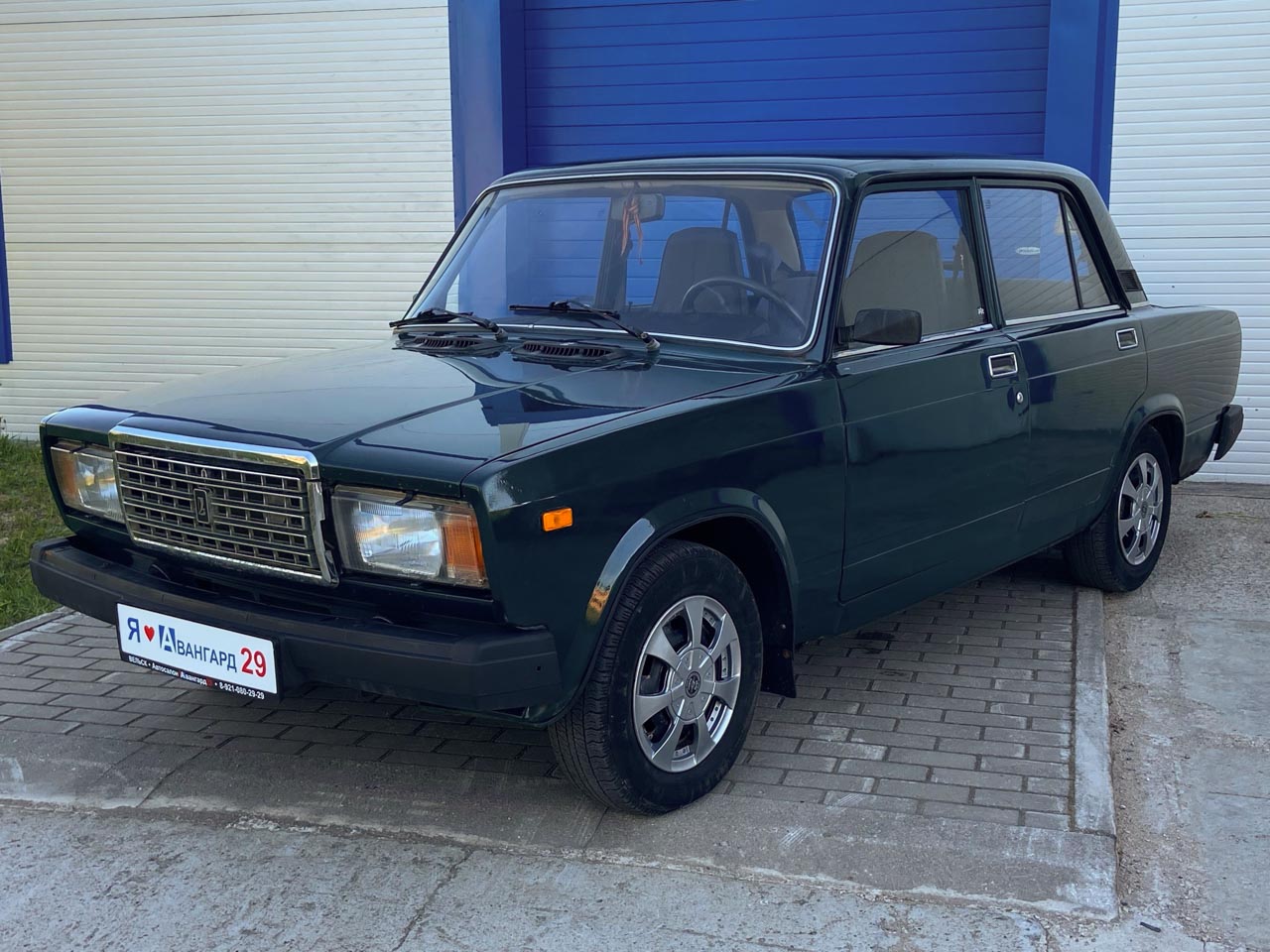 Автомобили Lada в автосалоне Авангард 29 г. Вельск