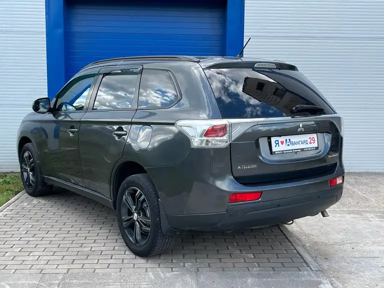 Mitsubishi Outlander в продаже в автосалоне Авангард 29 г. Вельск