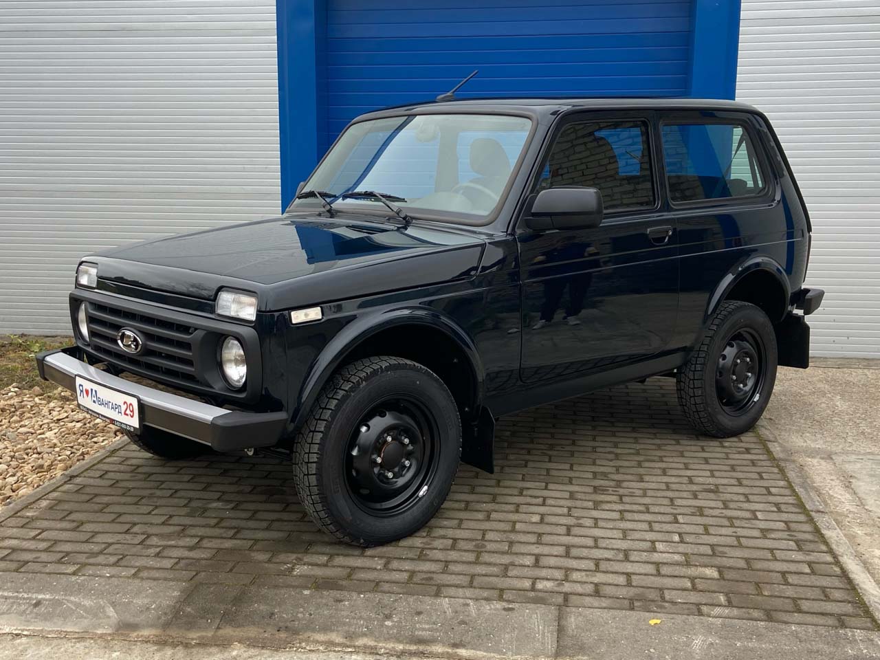 Легендарный русский автомобиль с превосходной проходимостью - Lada Niva Legend в продаже в автосалоне Авангард 29 г. Вельск