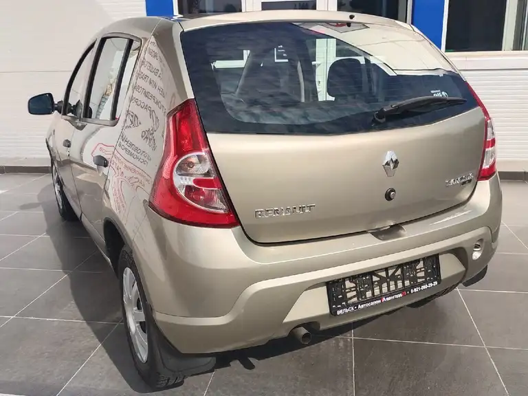 Renault Sandero 2010 года выпуска с пробегом 19000 км. 1 владелец по ПТС. Не битый