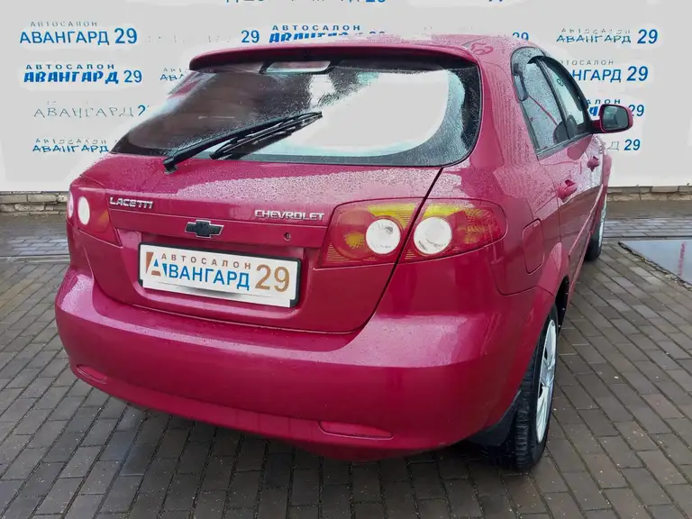 Chevrolet Lacetti 2012 года выпуска с пробегом 141149 км. 4+ владельца по ПТС. Не битый.