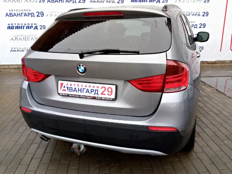 BMW X1 2012 года выпуска с пробегом 171000 км. 4+ владельцев по ПТС. Не битый.