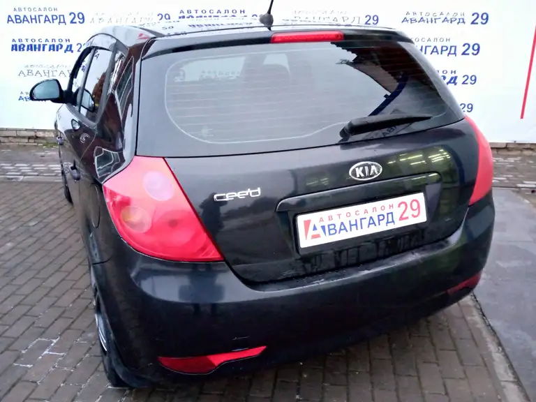 Kia Ceed 2007 года выпуска с пробегом 237100 км. 4+ владельцев по ПТС. Не битый.