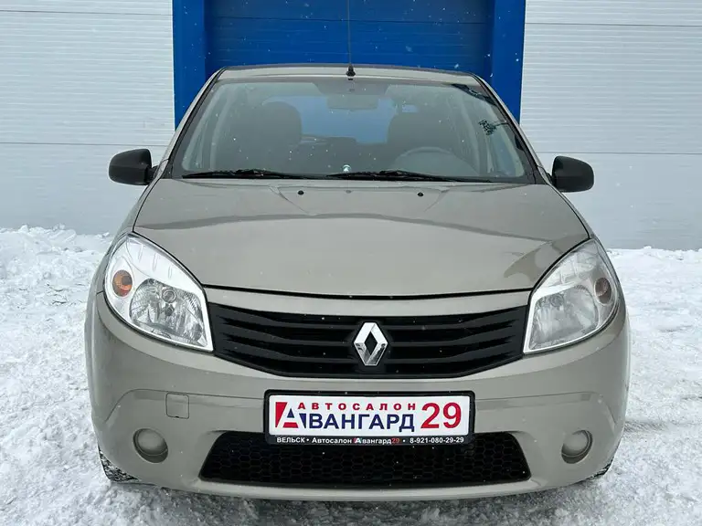 Renault Sandero 2014 года выпуска с пробегом 35000 км. 1 владелец по ПТС.