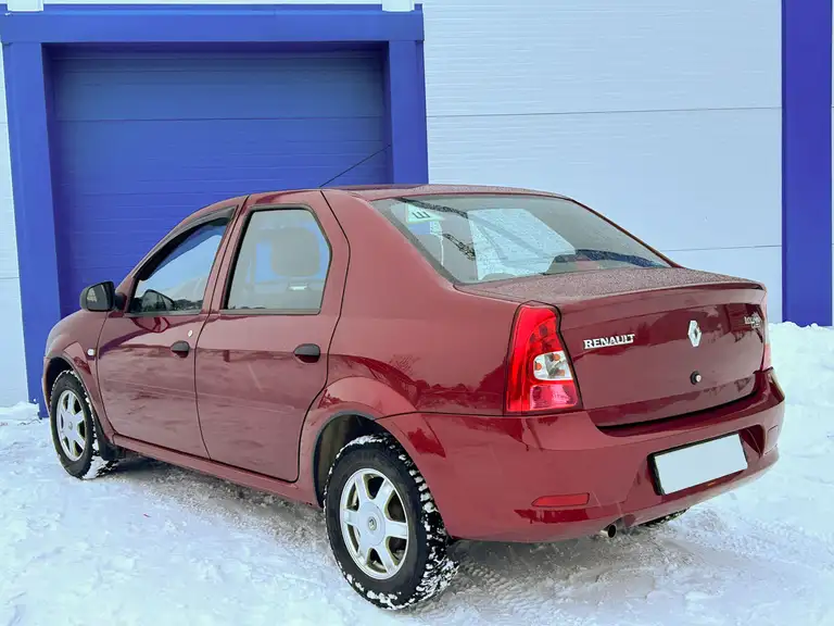 Renault Logan 2013 года выпуска с пробегом 108000 км. 1 владелец по ПТС. Не битый.