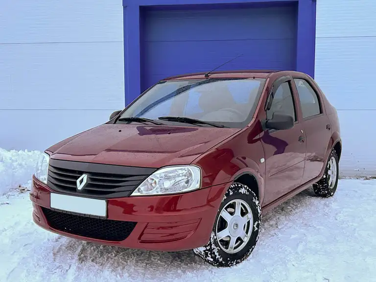 Renault Logan 2013 года выпуска с пробегом 108000 км. 1 владелец по ПТС. Не битый.