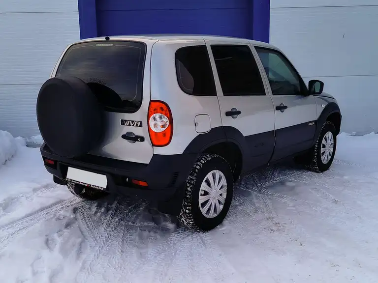 Chevrolet Niva 2017 года выпуска с пробегом 110000 км. 2 владельца по ПТС. Не битый.