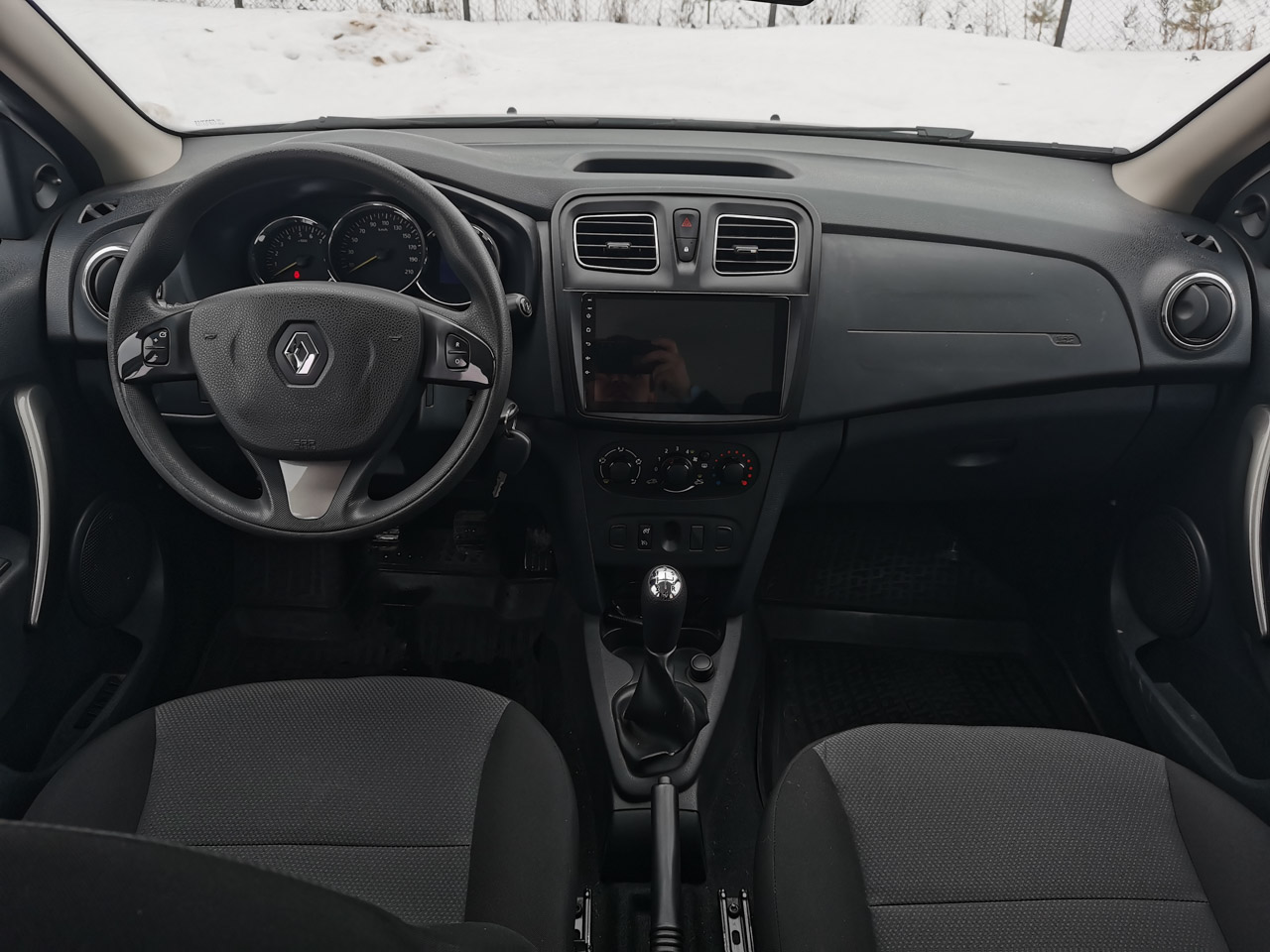 Хетчбек Renault Sandero, 2015 - Автосалон Авангард 29 г. Вельск