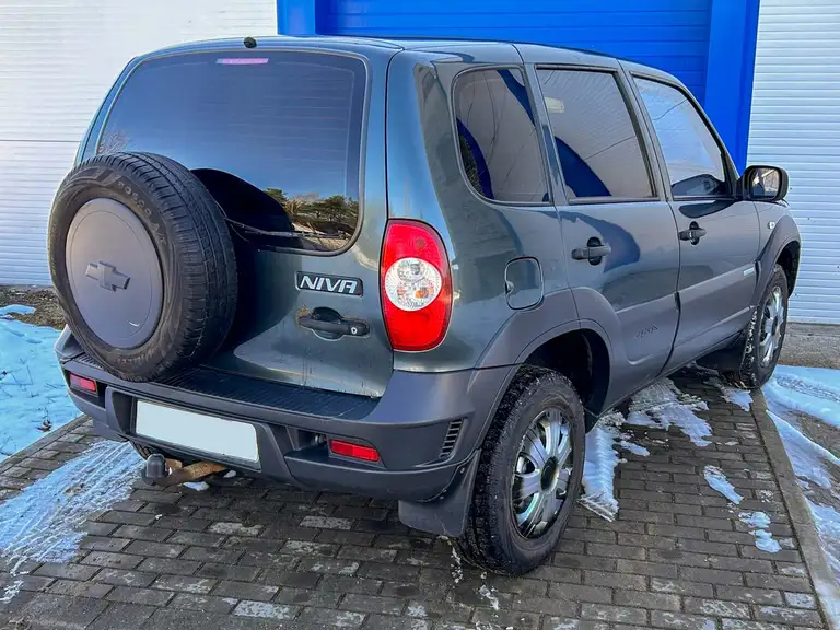 Chevrolet Niva 2011 года выпуска с пробегом 119730 км. 1 владелец по ПТС. Не битый.