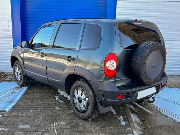 Chevrolet Niva 2011 года выпуска с пробегом 119730 км. 1 владелец по ПТС. Не битый.