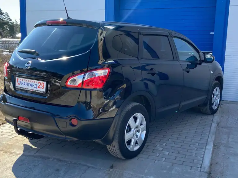 Nissan Qashqai 2013 года выпуска с пробегом 161000 км. 2 владельца по ПТС. Не битый.