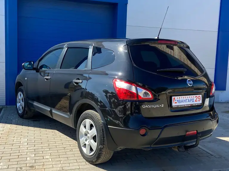 Nissan Qashqai 2013 года выпуска с пробегом 161000 км. 2 владельца по ПТС. Не битый.