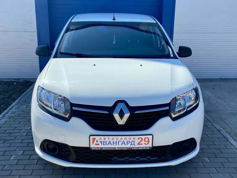 Renault Sandero 2015 года выпуска с пробегом 47000 км. 3 владельца по ПТС. Не битый. За наличные или в кредит.