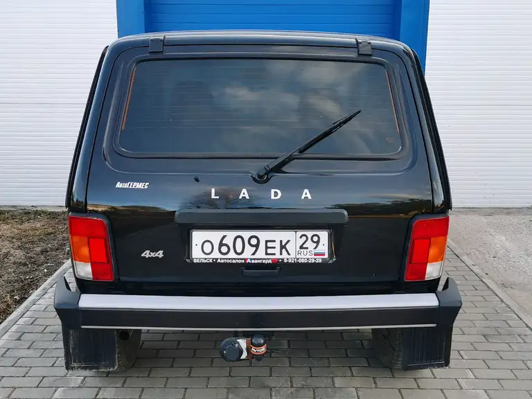 LADA 4x4 (Нива) 2017 года выпуска с пробегом 14020 км. 3 владельца по ПТС. Не битый.